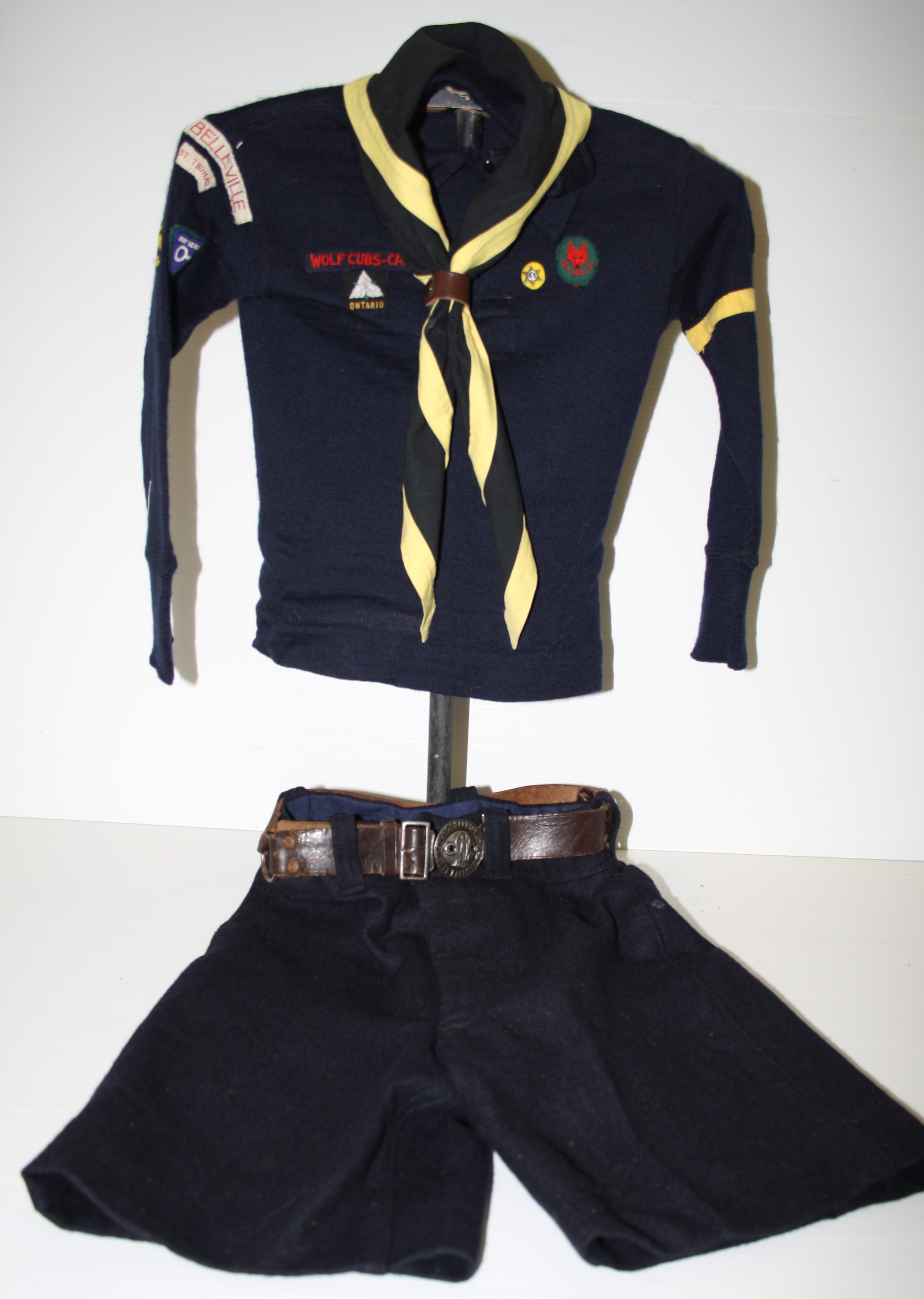 Wolf Cub Canada Uniform Shirt and Shorts