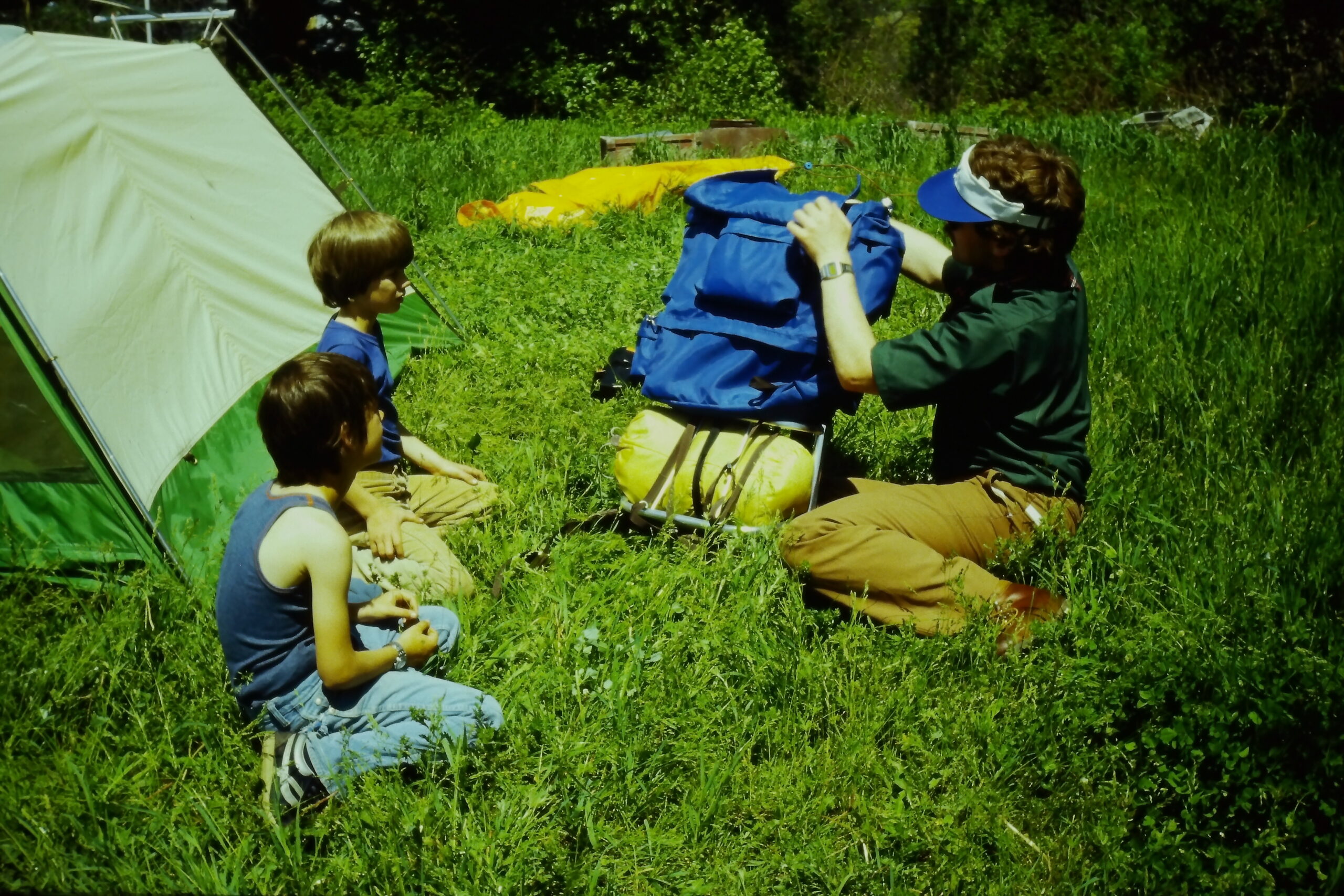 Don Sleeth teaching Cubs to pack a knapsack