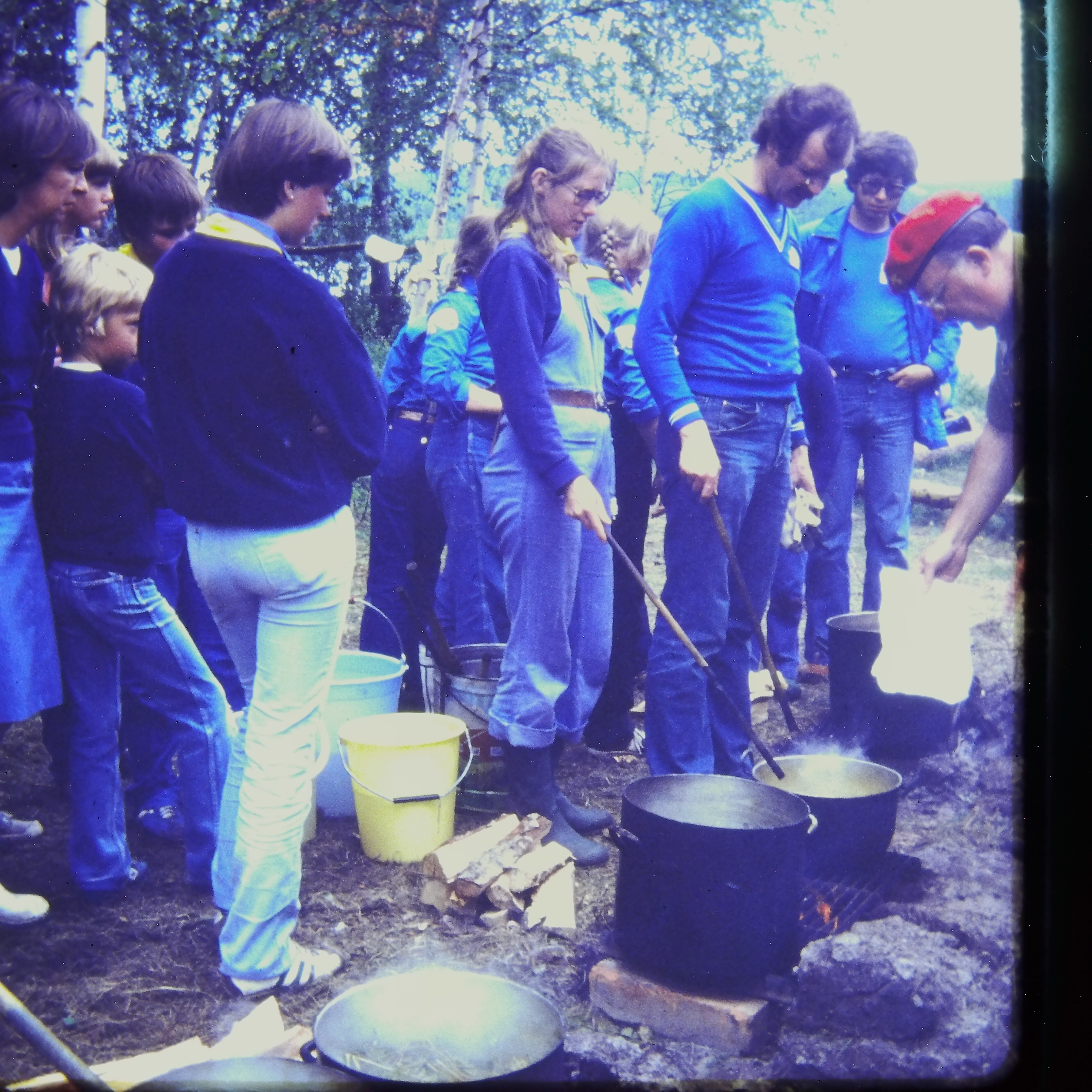 Dyeing wool with natural dyes